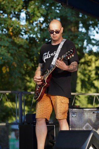Nico en concert au Parc en Fête de Nangis