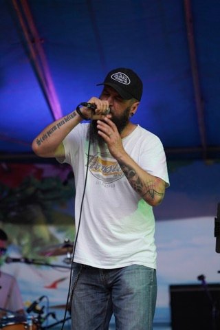 Cédric, chanteur de Dark Fate, au Parc en Fête de Nangis