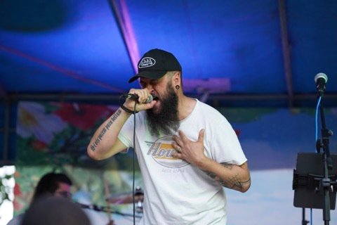 Cédric, chanteur de Dark Fate, au Parc en Fête de Nangis