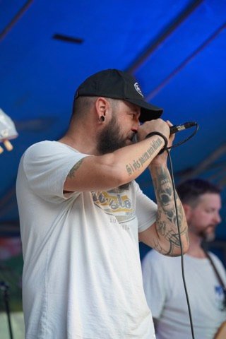 Cédric, chanteur de Dark Fate, au Parc en Fête de Nangis