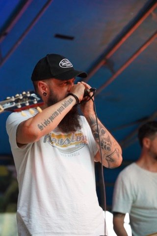 Cédric, chanteur de Dark Fate, au Parc en Fête de Nangis